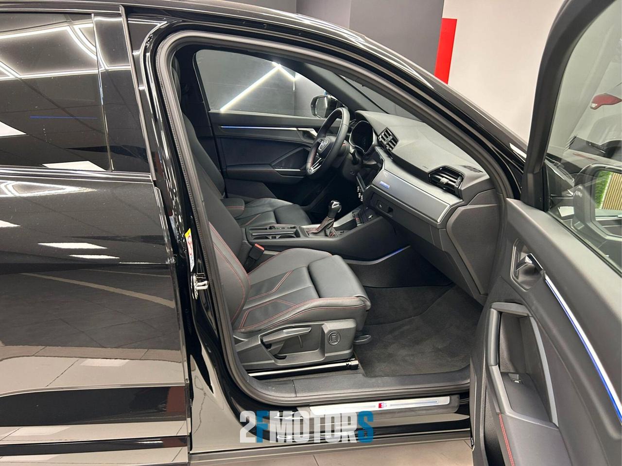 Audi Q3 SBK TDI quattro S tronic Identity Black