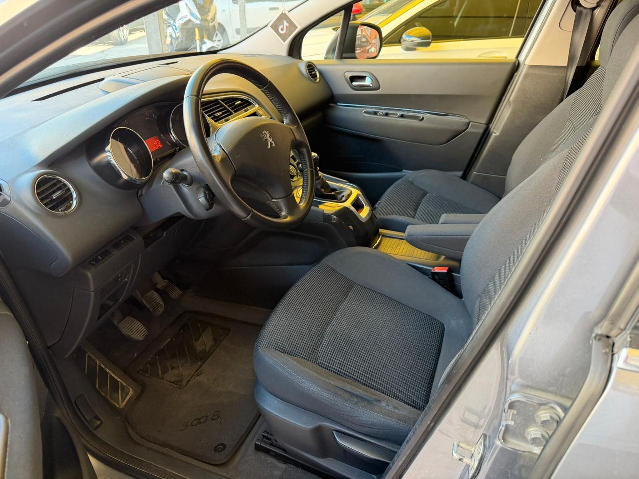 Peugeot 5008 1.6cc diesel 12 mesi garanzia-2016