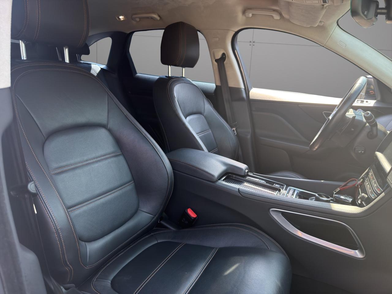 Jaguar F-Pace 2.0d i4 Pure 180cv - Promo finanziamento - Automatica