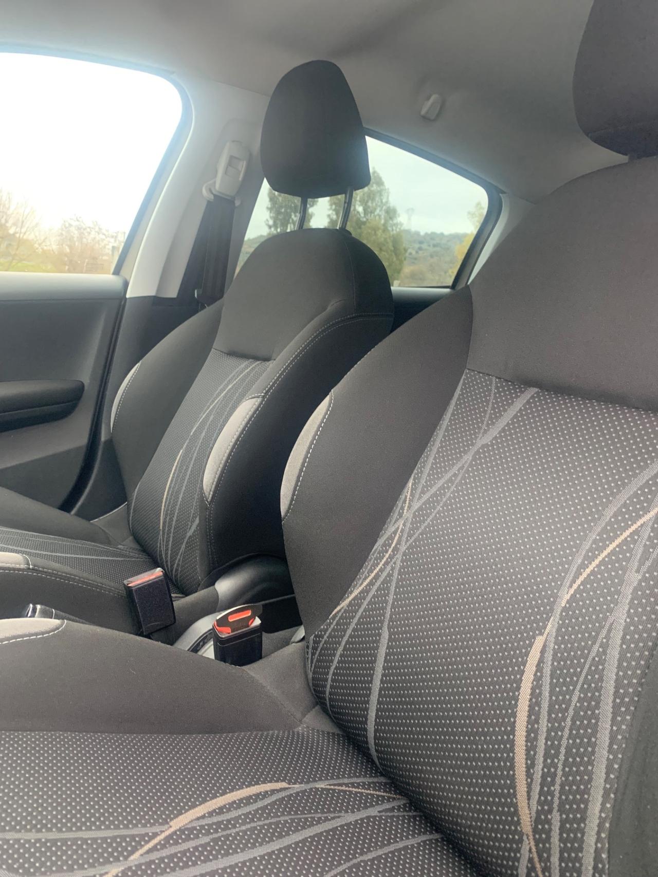 Peugeot 208 1.4 HDi 68 CV 5p Allure 130000KM