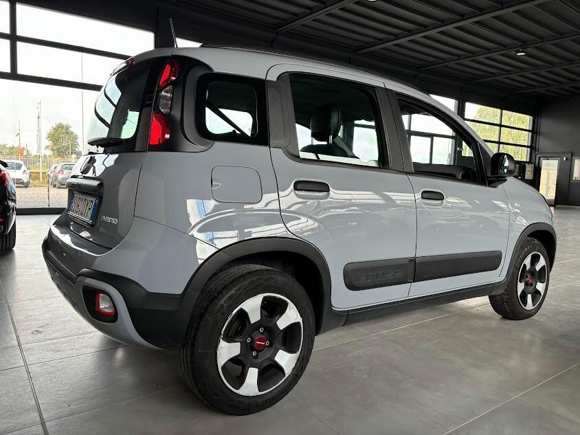 Fiat Panda CROSS 1.0 HYBRID NEOPATENTATI