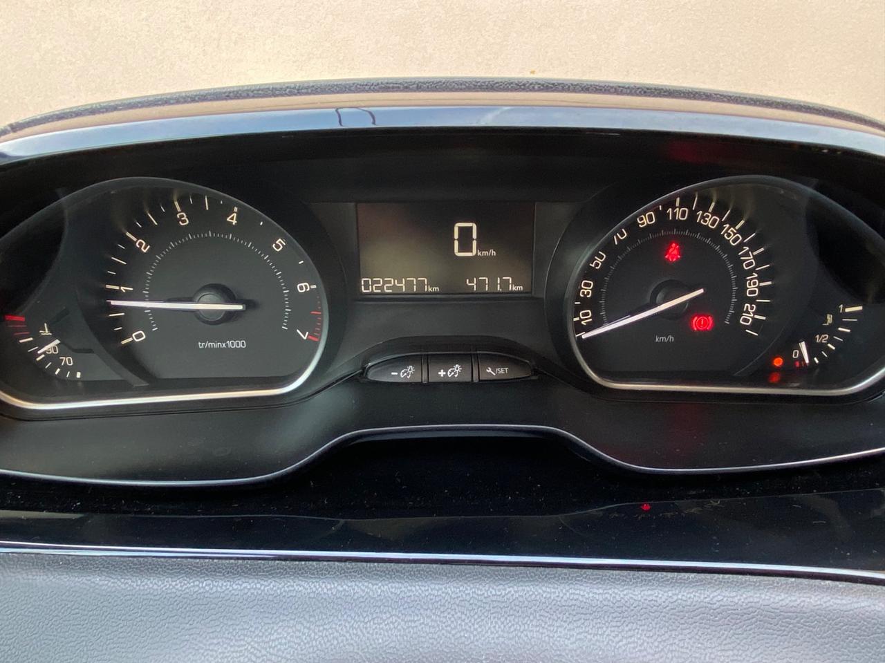 Peugeot 208 1.2 Benzina Signature