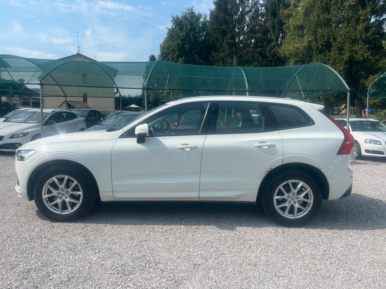 Volvo XC 60 B4 (d) AWD Geartronic Momentum motore rotto