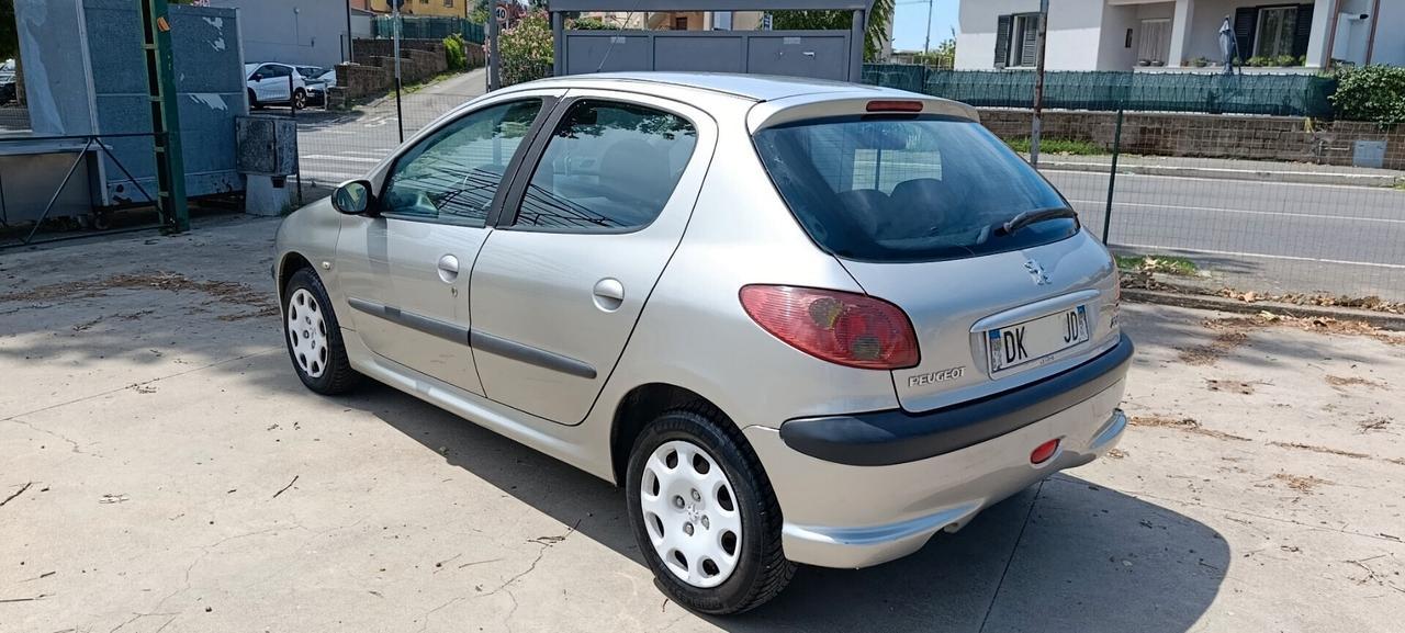 Peugeot 206 1.1 5p. XT