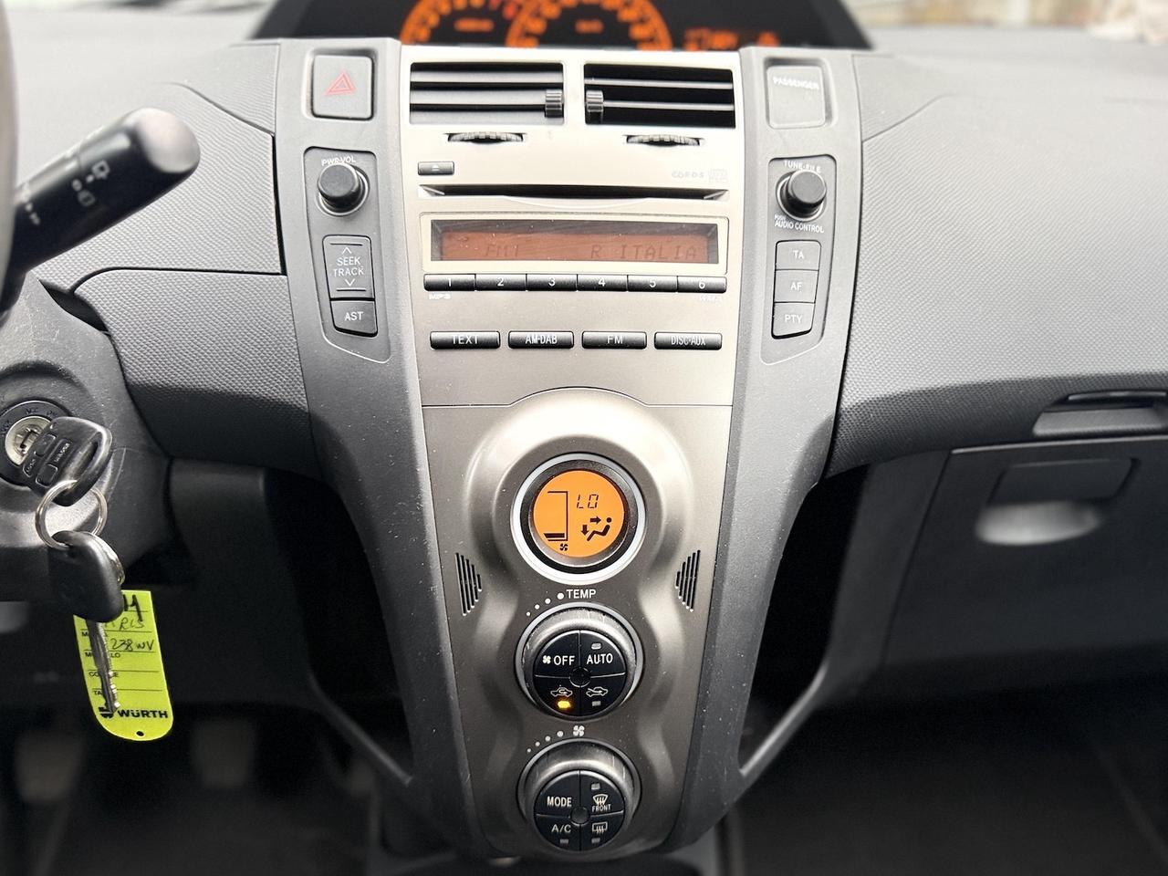 Toyota Yaris 1.0 Benzina 69 CV E5 - 2010