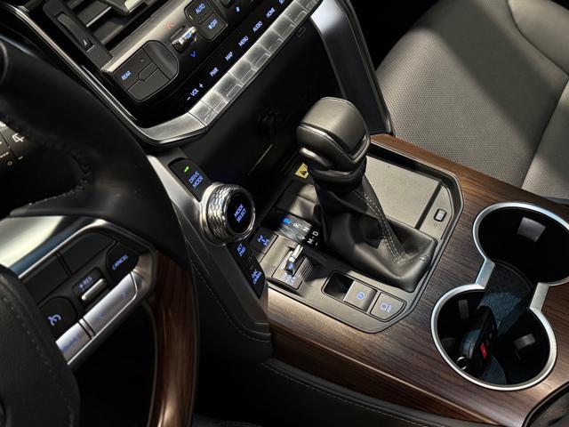 TOYOTA Land Cruiser 300 70th Anniversary 3.5 v6 BI-TURBO