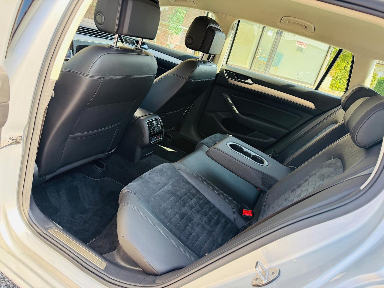 Volkswagen Passat Variant 2.0 TDI DSG Executive BlueMotion Tech.