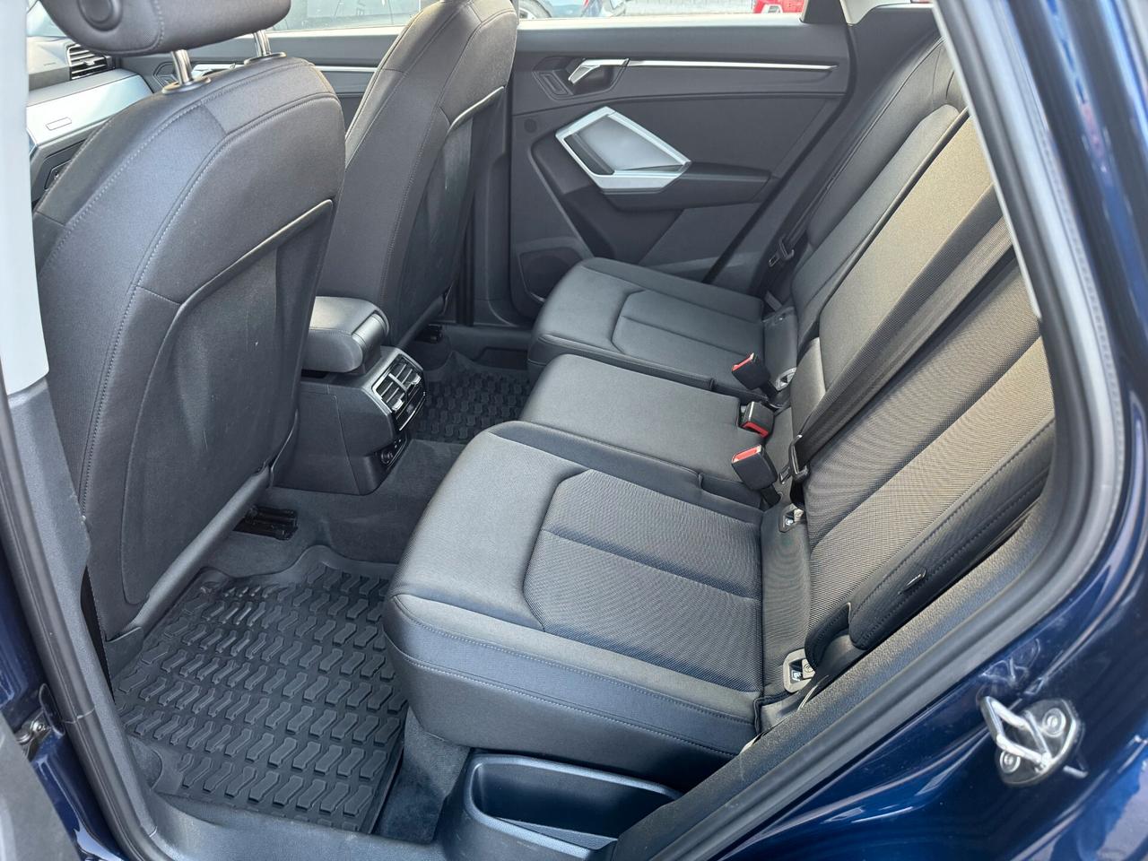 Audi Q3 35 2.0 tdi S Tronic / NO VINCOLI /