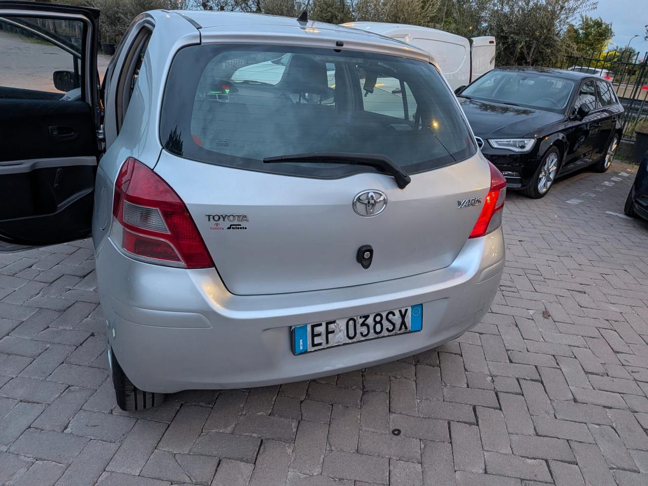 Toyota Yaris 1.0 3 porte Now