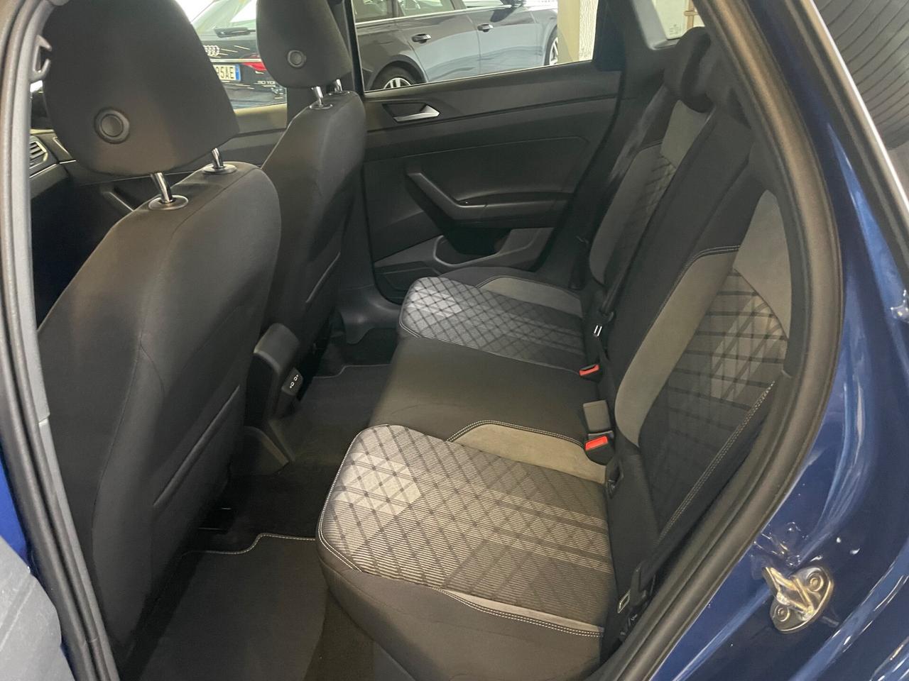 Volkswagen Taigo 1.0 TSI 115 CV DSG R-Line Black 18 keyless