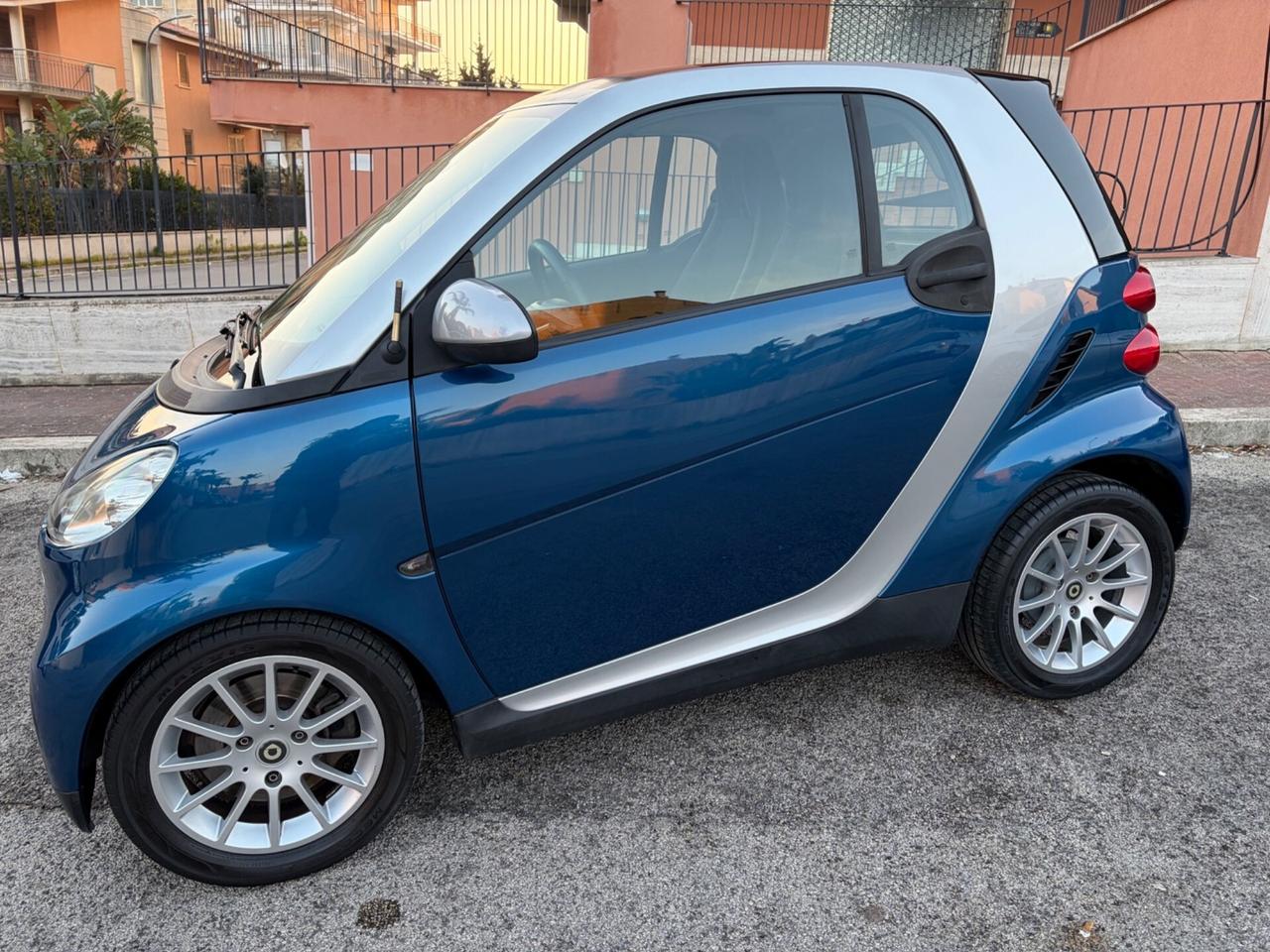 Smart ForTwo 1.0 benz ideale per neopatentati