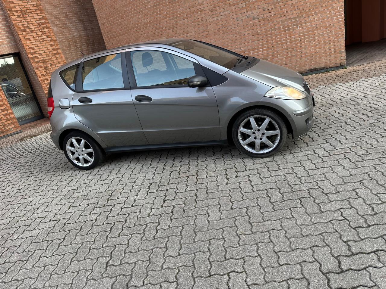 Mercedes-benz A 160 CDI BlueEFFICIENCY Elegance