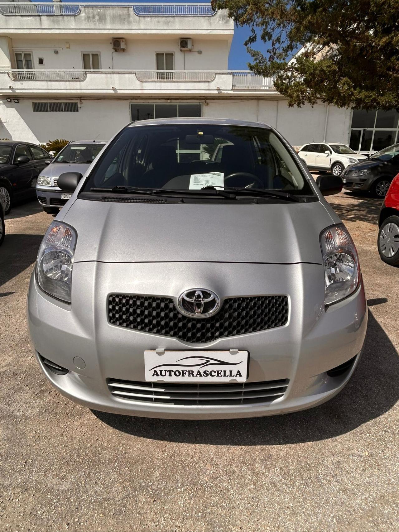 Toyota Yaris 1.0 5 porte Sol