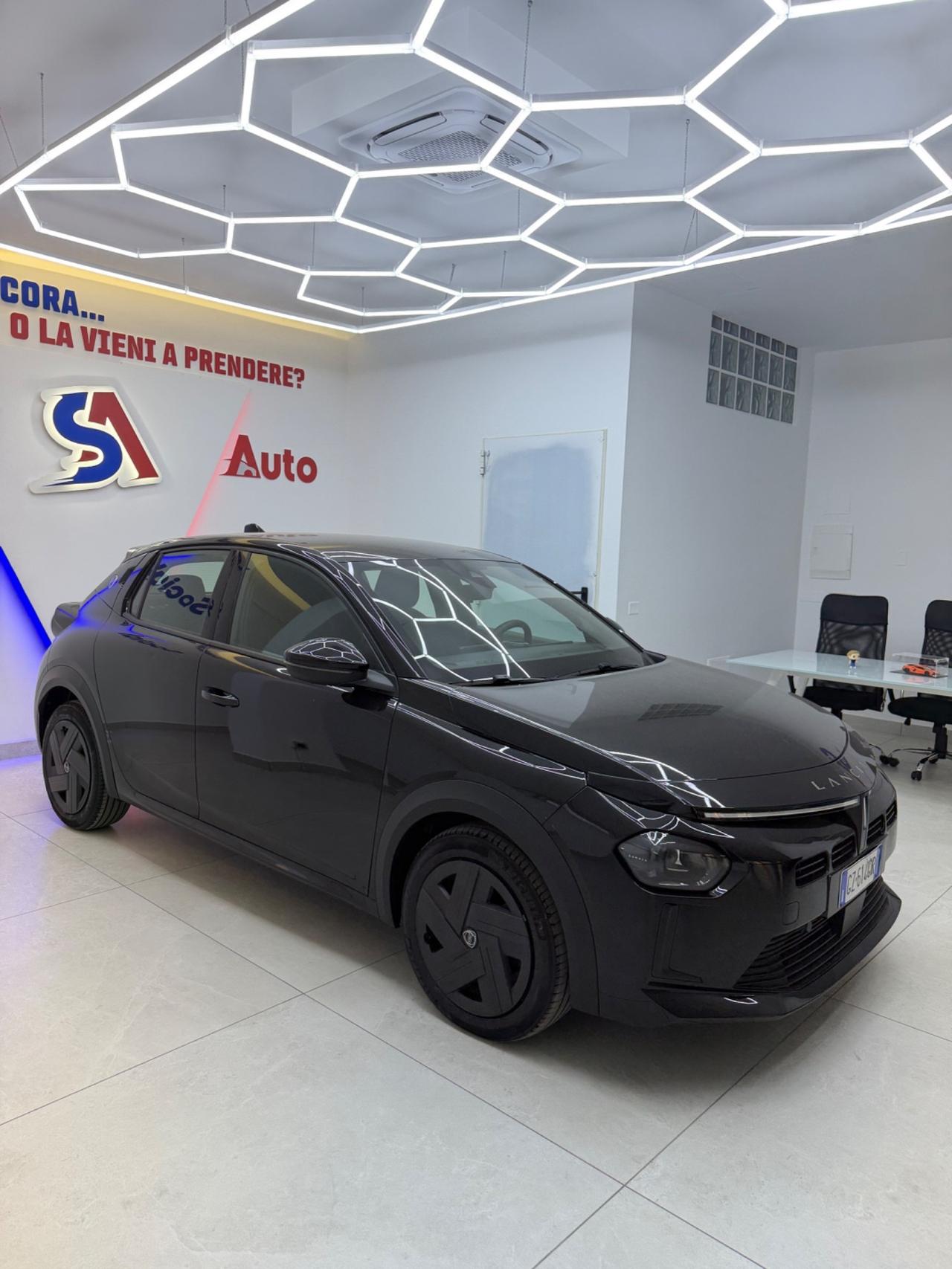 Lancia Ypsilon Hybrid e-DCT