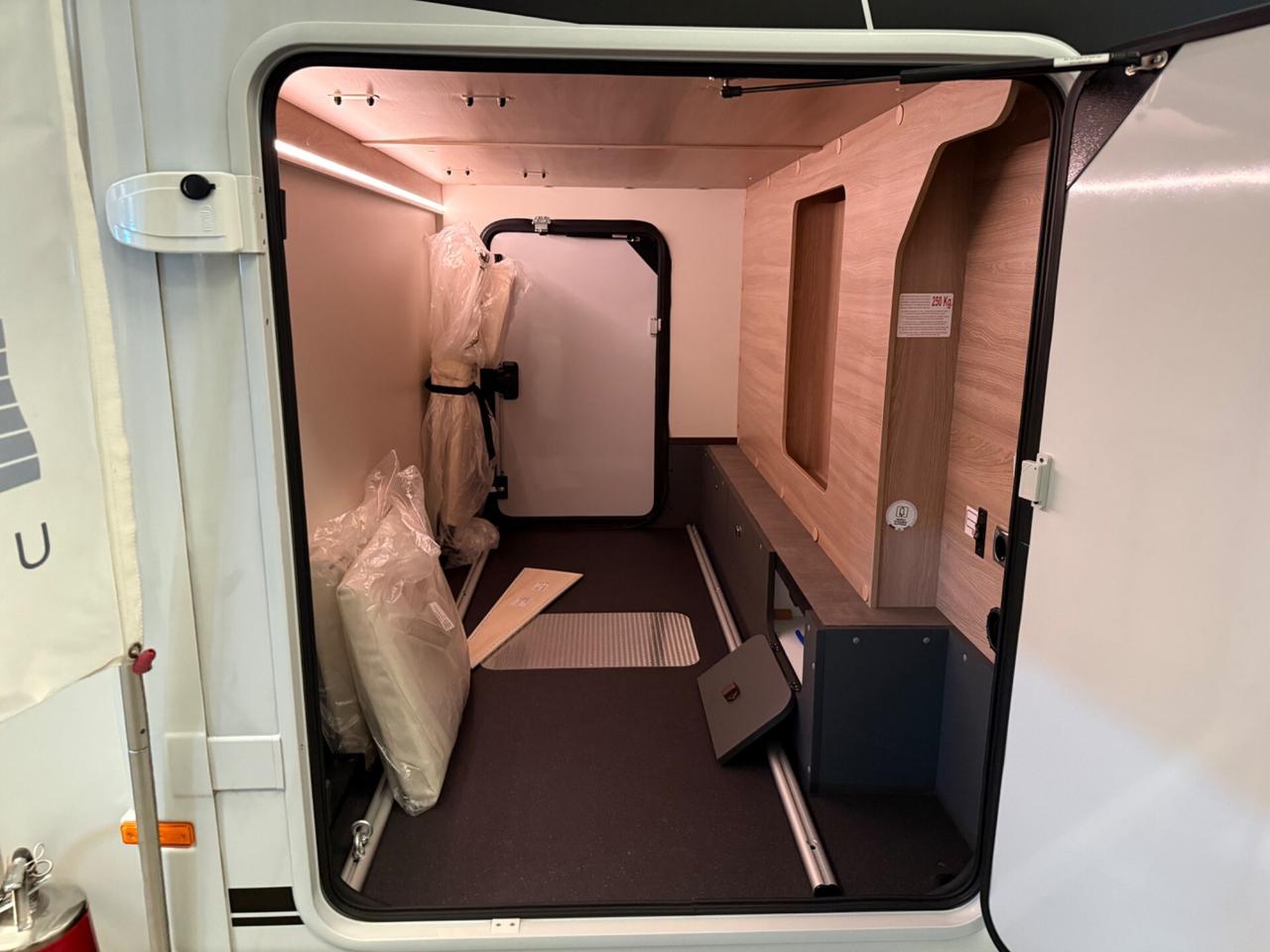 LAIKA ECOVIP L 4012 7.40 NAUTICO SUPER ACCESSORIATO