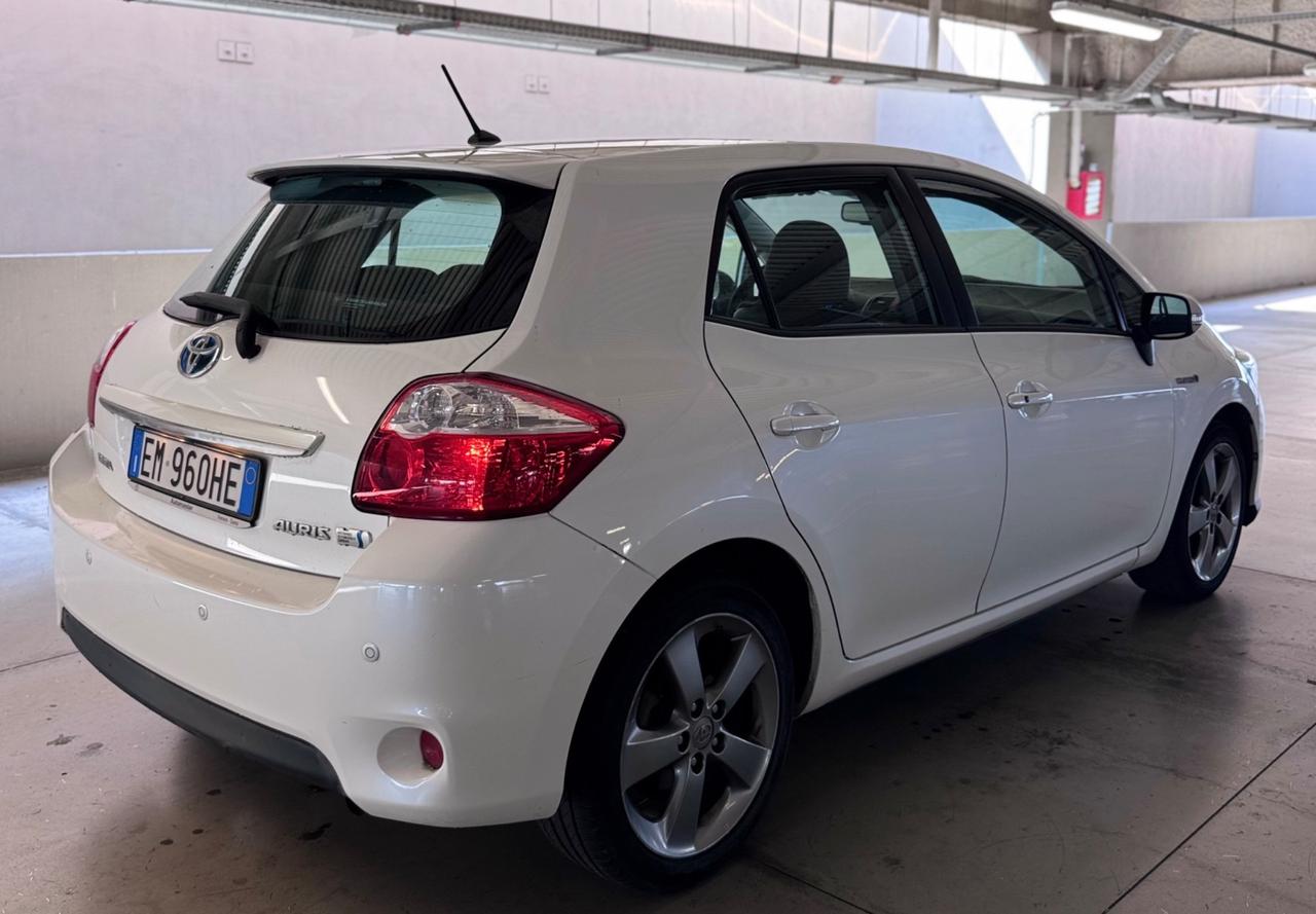 TOYOTA AURIS 1.8 HSD HYBRID STYLE