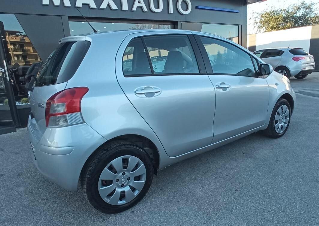 Toyota Yaris 1.0 CON 76 MILA KM