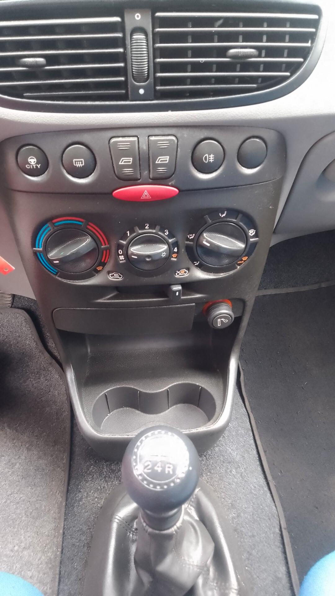 Fiat Punto 1.2i cat 5 porte 100milakm NEOP 2003