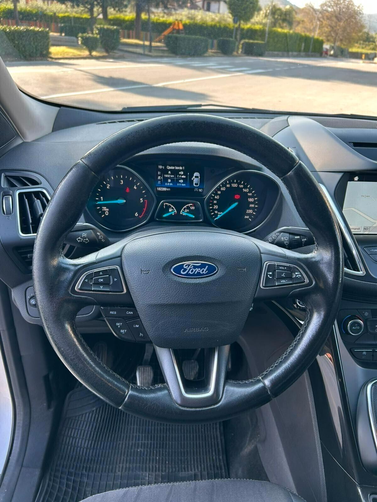 Ford Kuga 2.0 TDCI 150 CV S&S 4WD Powershift Titanium