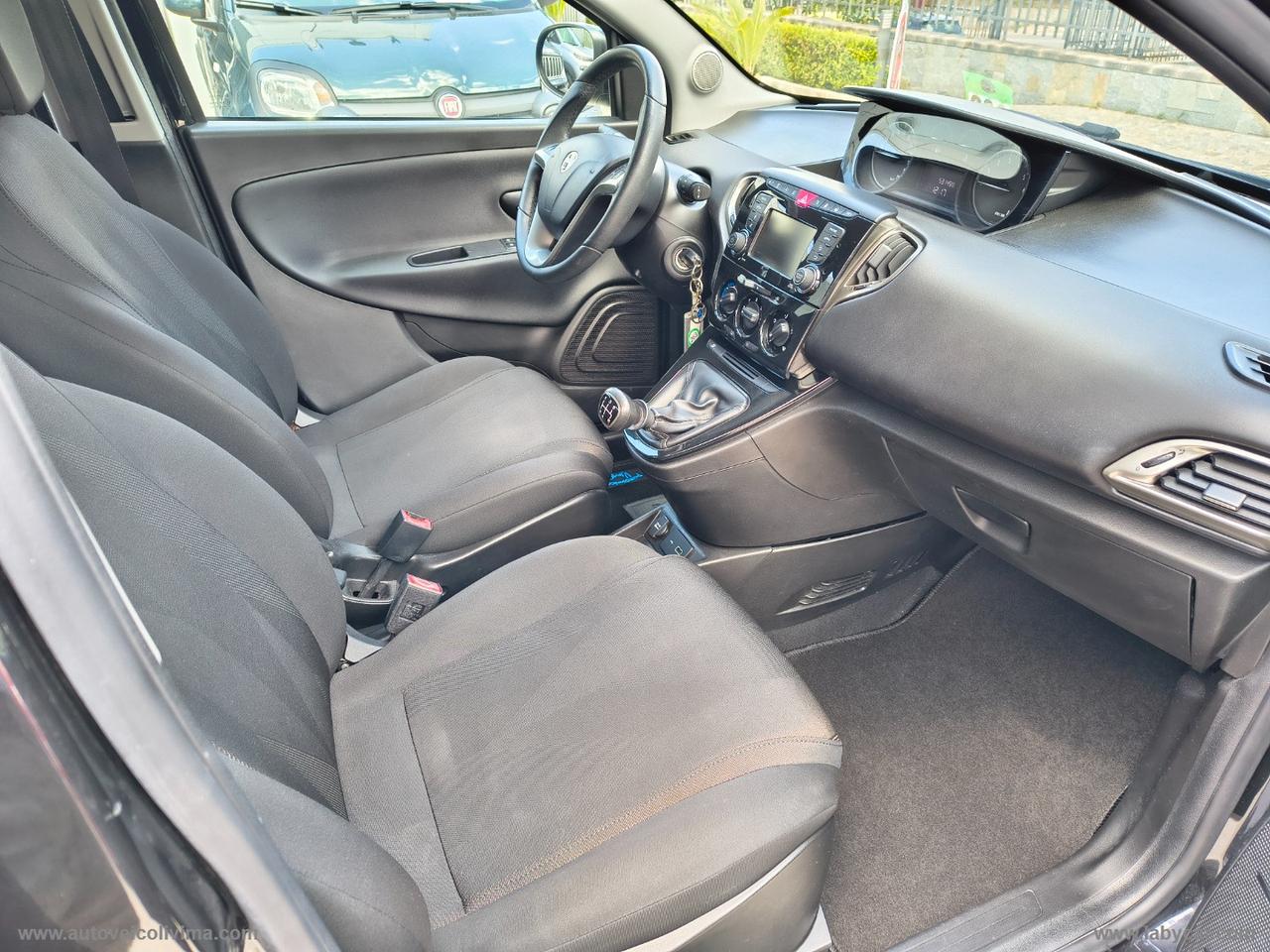 LANCIA Ypsilon 1.2 69 CV 5p. GPL Ecochic GOLD