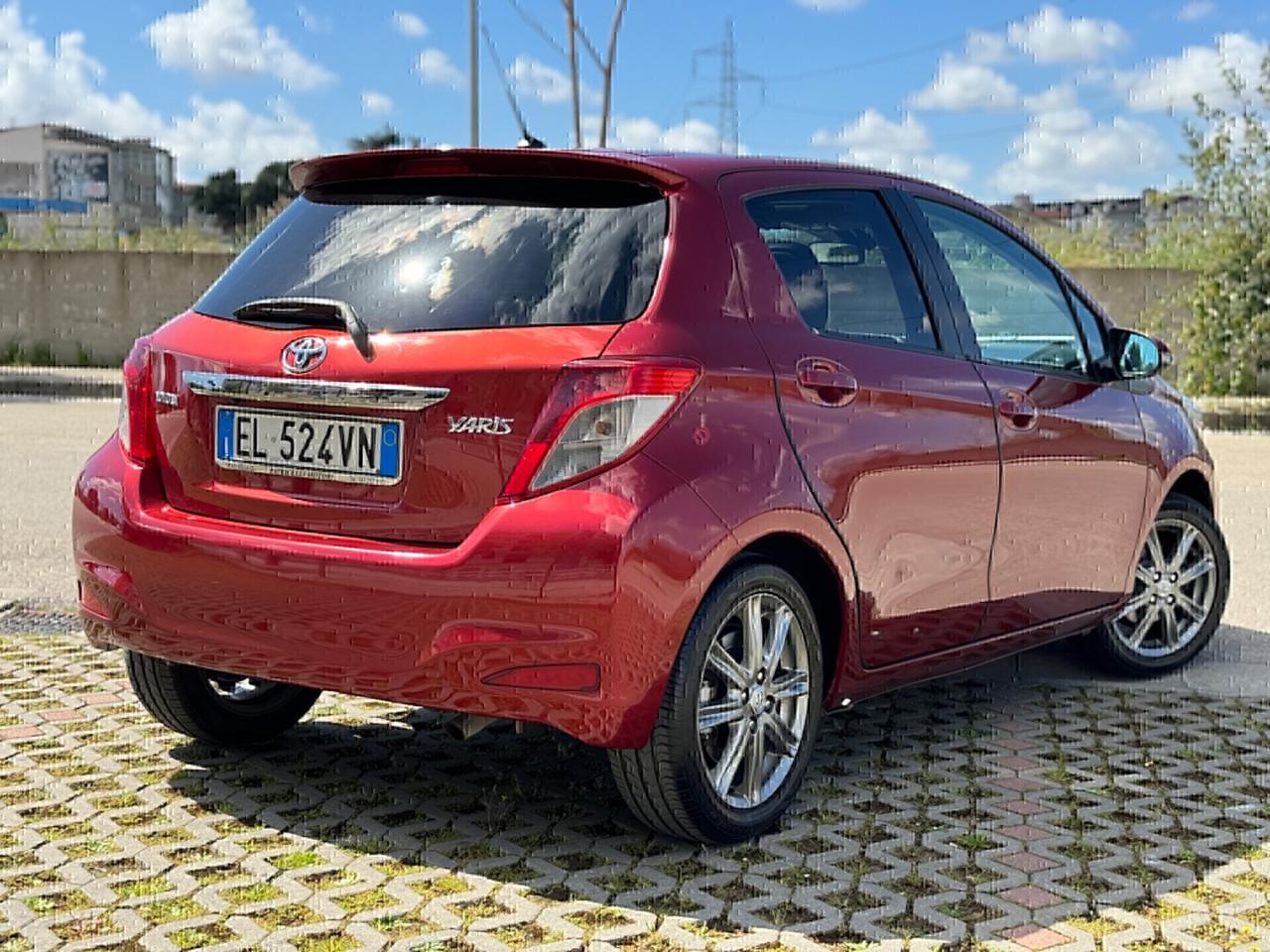 Toyota Yaris 1.3 5 porte Lounge Multidrive S