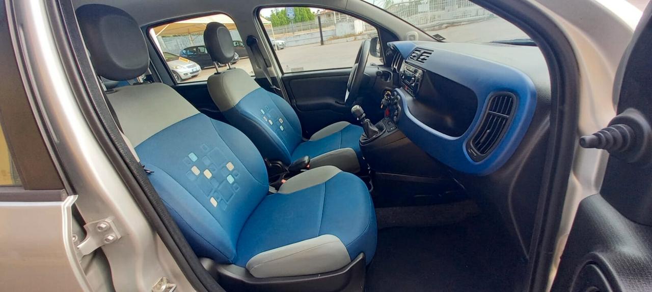 Fiat Panda cc. 1.242 Benzina 69 CV. 4 Cilindri 5 Porte 5 Posti Euro 6B Utilizzabile anche per i Neopatentati.