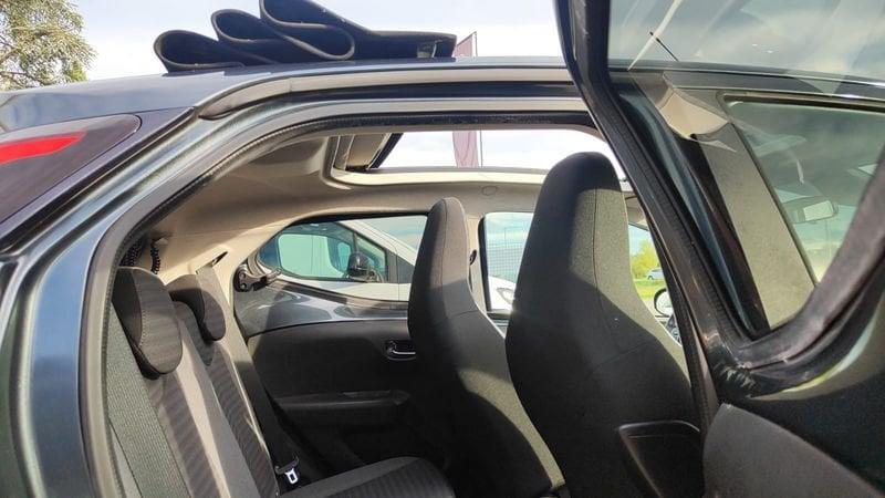 Toyota Aygo Aygo Connect 1.0 VVT-i 72 CV 5 porte x-wave