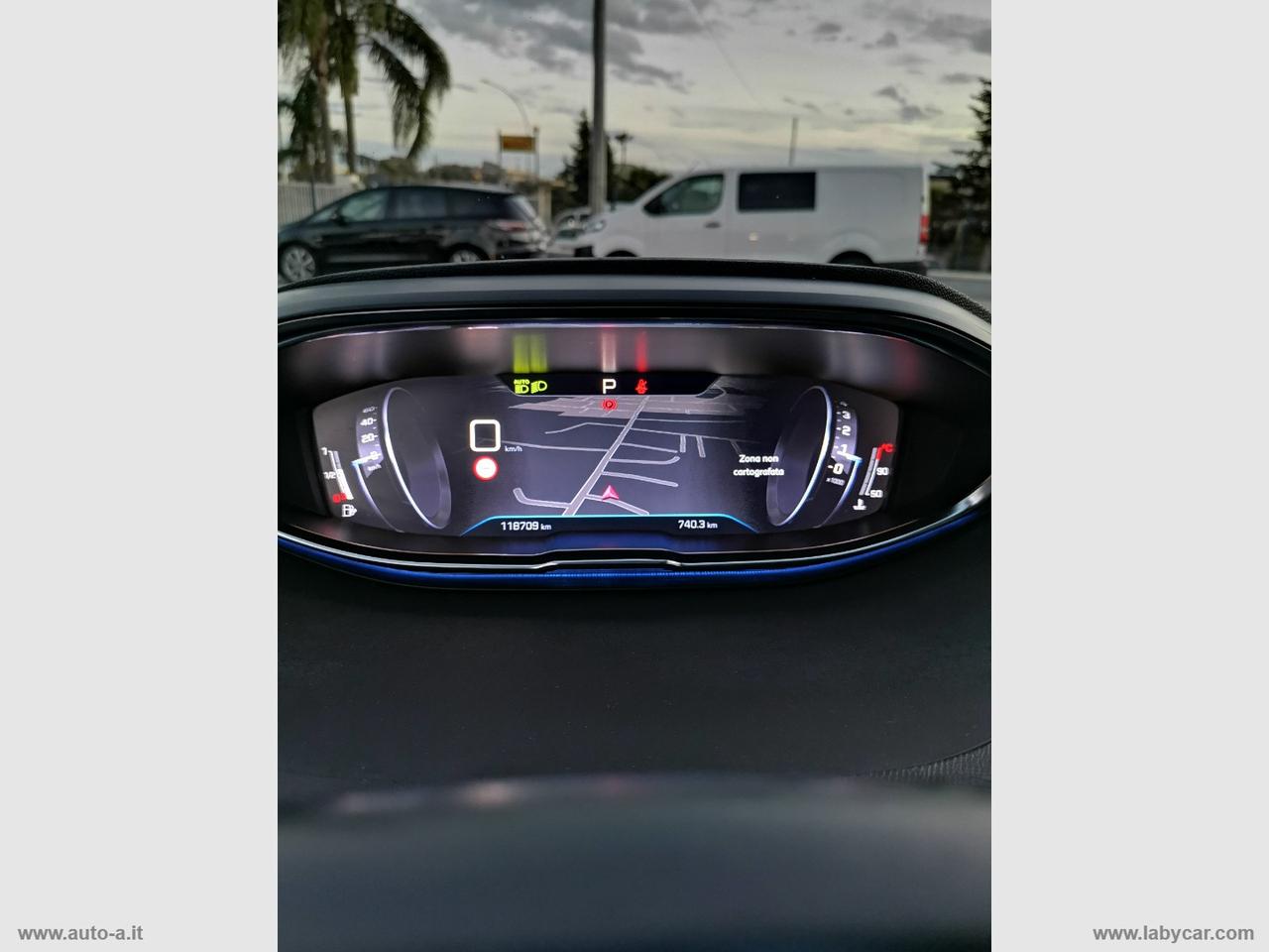 PEUGEOT 5008 BlueHDi 130 S&S EAT8 Crossway