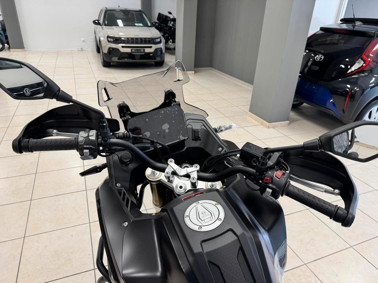 Voge Valico 625 TOTAL BLACK