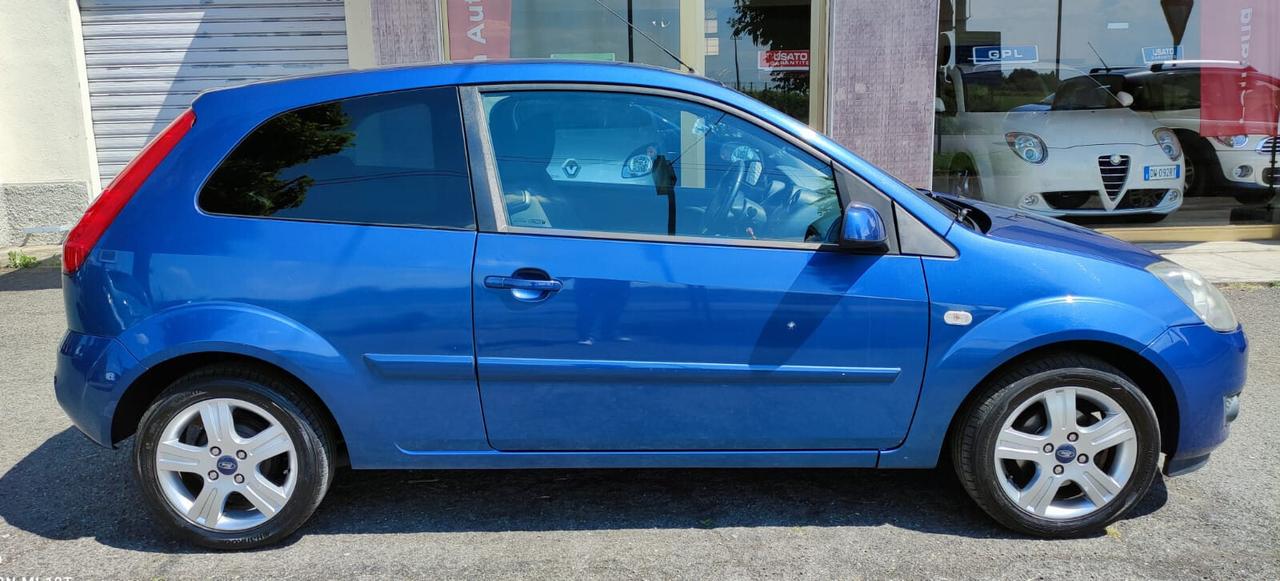 Ford Fiesta 1.2 16V 3p. Clever
