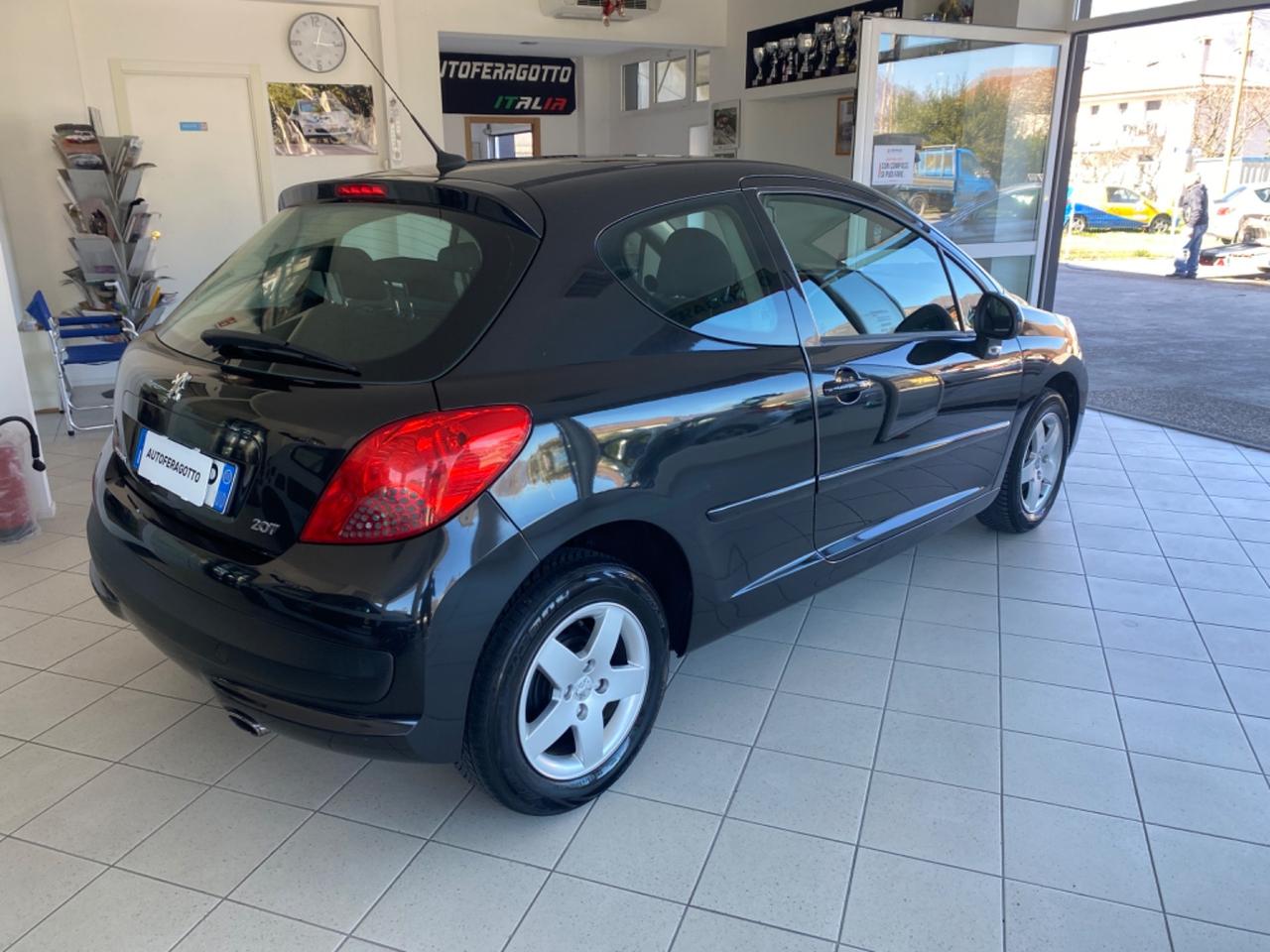 Peugeot 207 1.4 VTi 95CV 3p. X Line