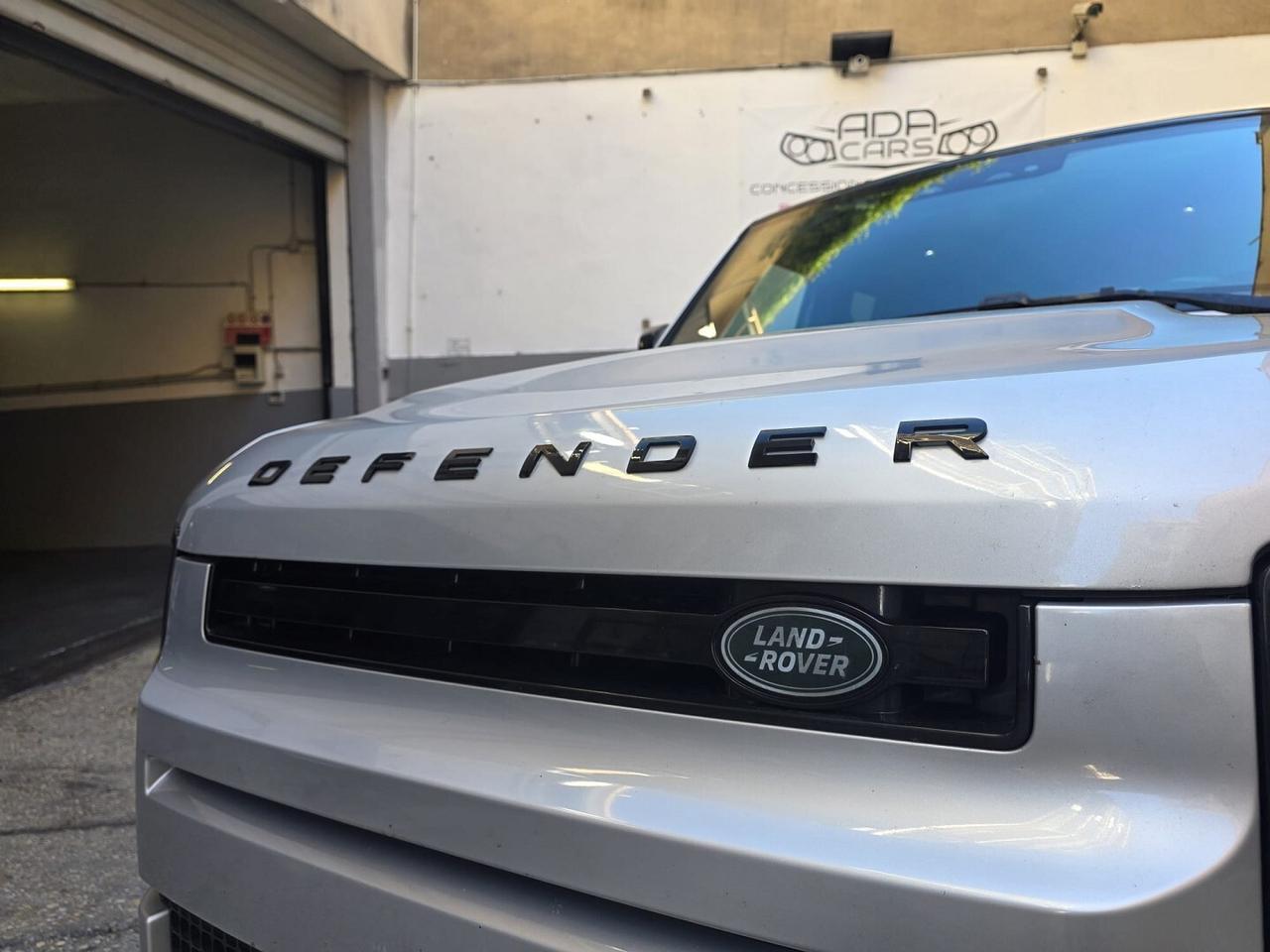 LAND ROVER DEFENDER 7 POSTI - 12 MESI DI GARANZIA