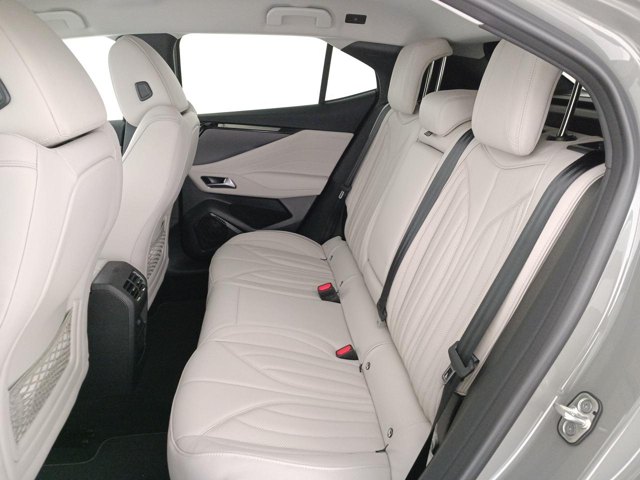 DS DS4 Esprit de Voyage E-TENSE 225cv