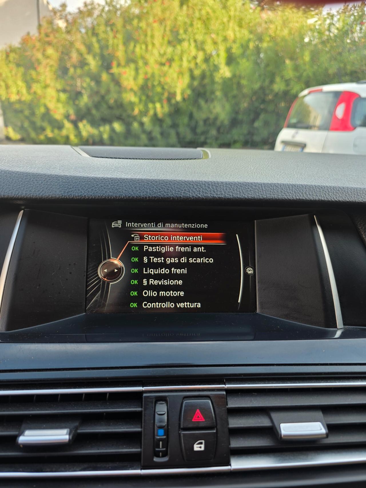 Bmw 520 M sport 2.0 disel 179000 km anno 2015 in perfetto stato tagliando appena eseguito bollo paga