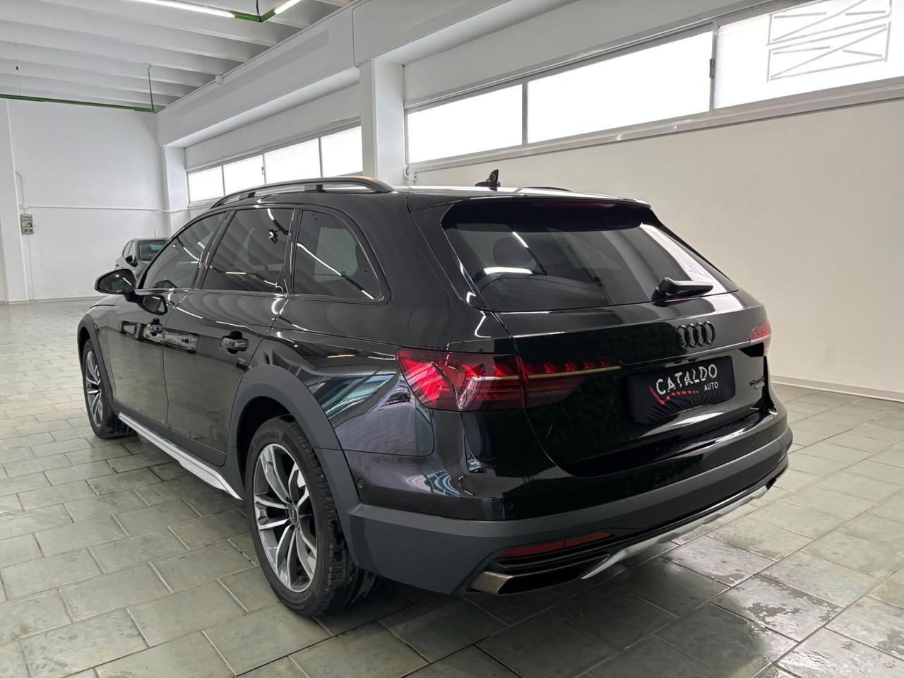 Audi A4 allroad 40 TDI 204 CV S tronic Identity Contrast