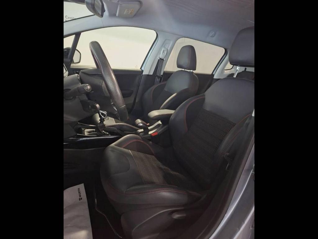 Peugeot 2008 1.2 PureTech Turbo Allure