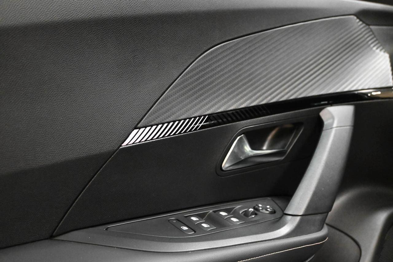 PEUGEOT 2008 2ª serie 2008 PureTech 130 S&S EA...