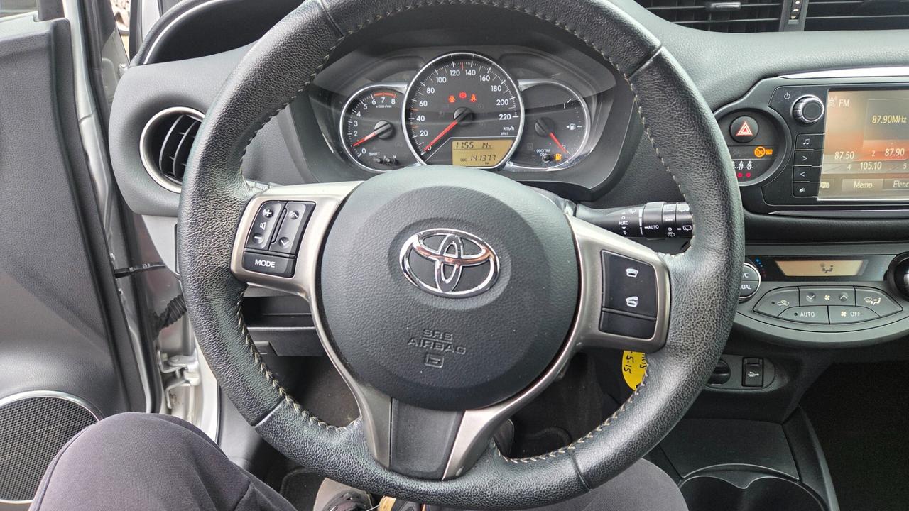 Toyota Yaris 1.0 benzina 5 porte lounge