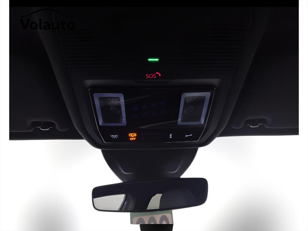 VOLKSWAGEN Golf VIII 2020 - Golf 1.5 tsi evo R-Line 130cv