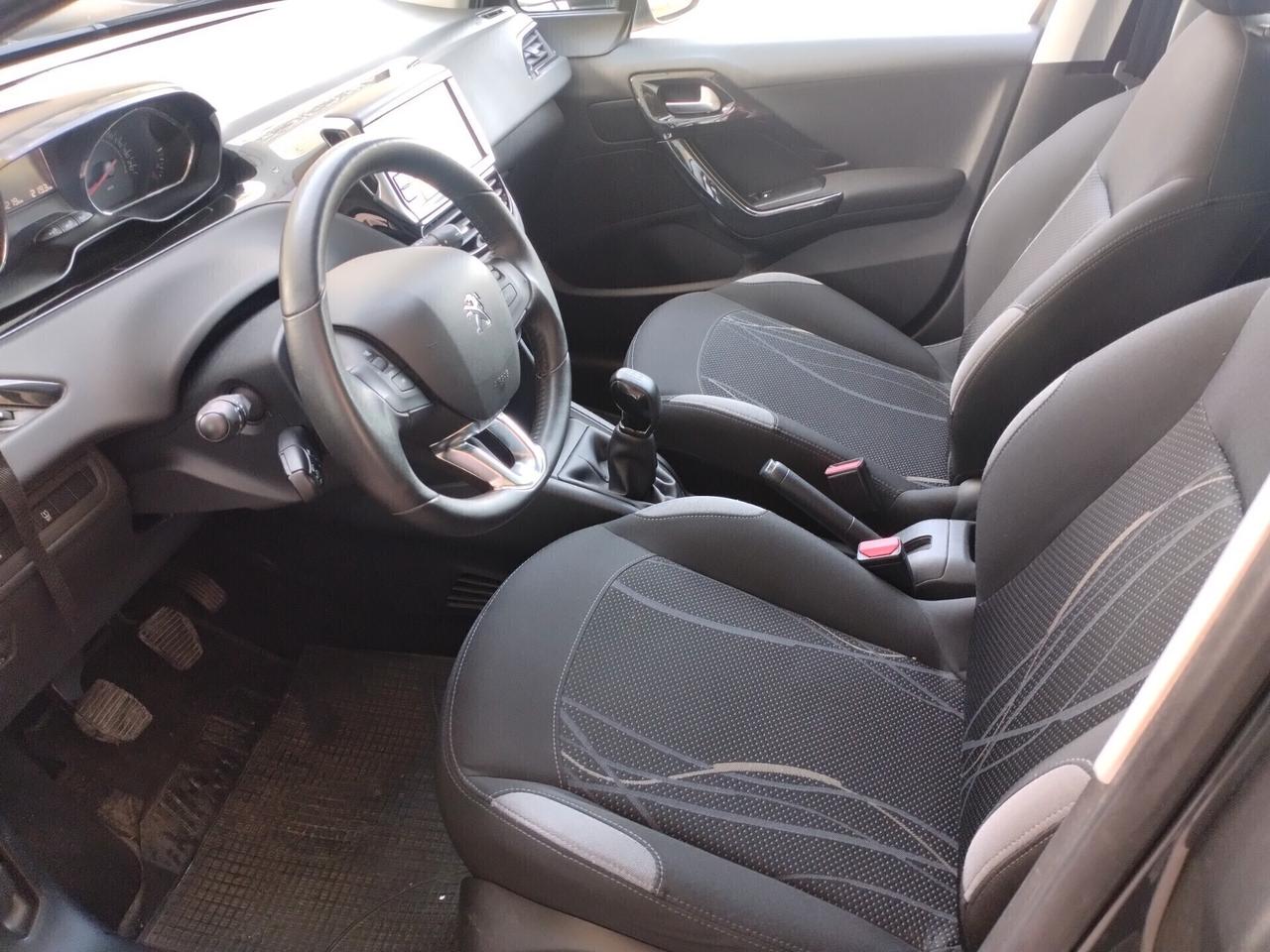 Peugeot 208 1.4 HDi 68 CV 5 porte Allure