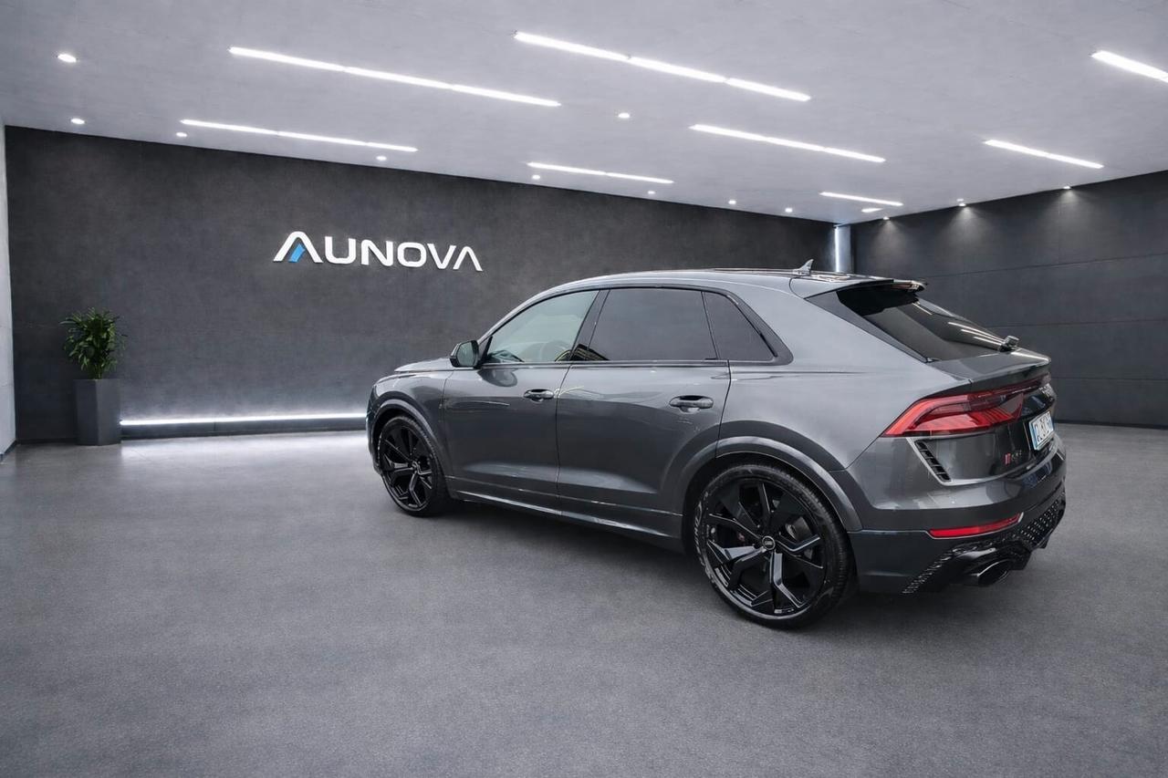 Audi Q8 RS TFSI V8 quattro tiptronic