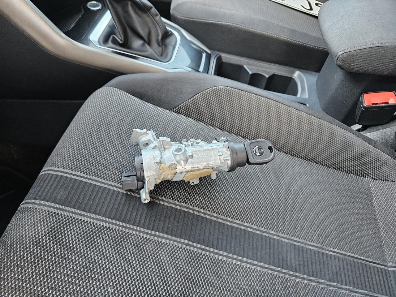 Volkswagen T-Roc 1.6 tdi Advanced FURTO PARZIALE