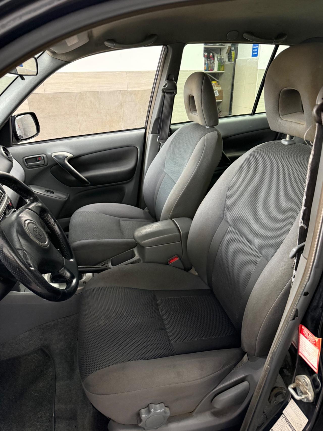 Toyota RAV 4 RAV4 2.0 16V cat 5 porte Sol