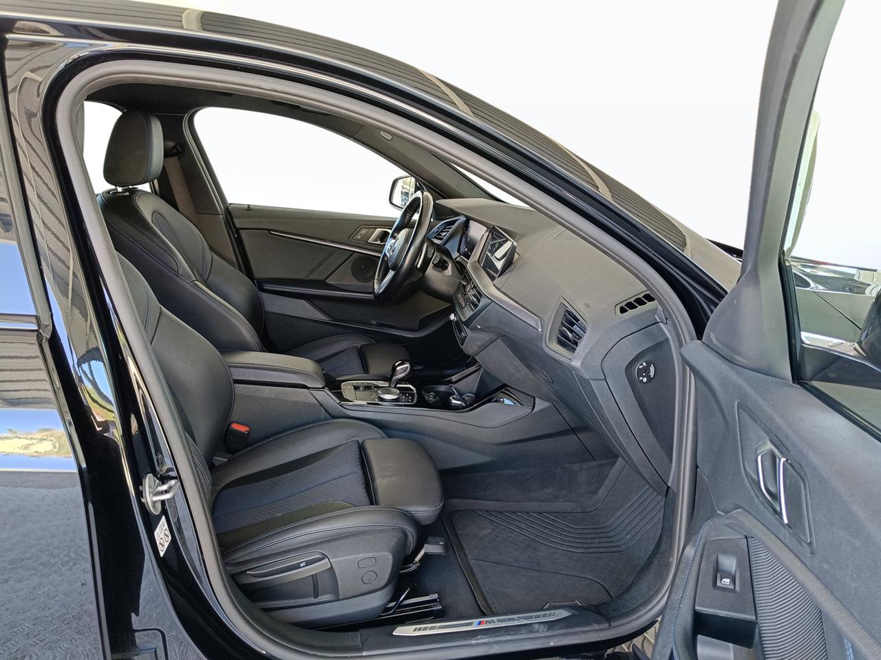 BMW Serie 1 F40 - 118d Msport auto