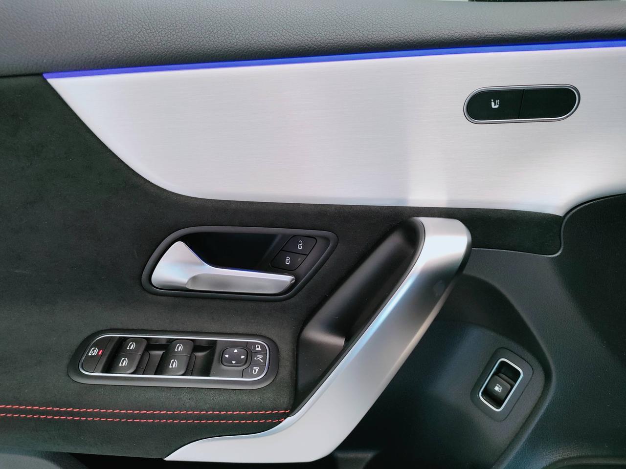 Mercedes-Benz Classe A - W177 2023 - A 250 e phev AMG Line Premium auto