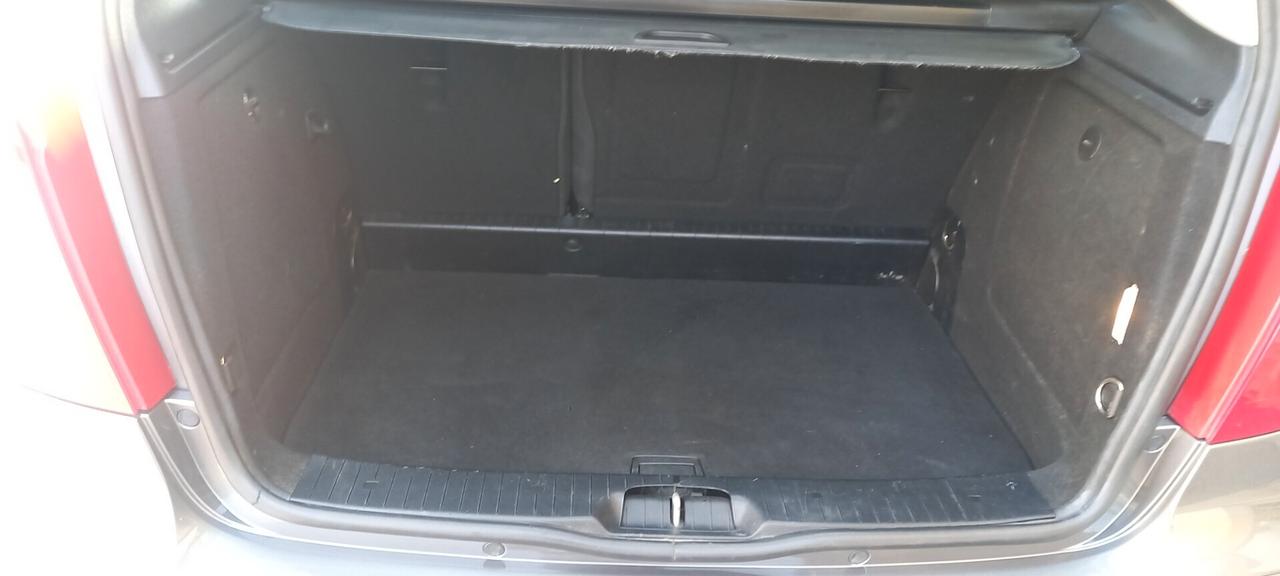 Mercedes-Benz Classe A 160 Benzina cc. 1.5 CV. 95 Cambio Manuale 5 Porte 5 Posti SOLO 89.575 KM. Utilizzabile anche per i Neopatentati.