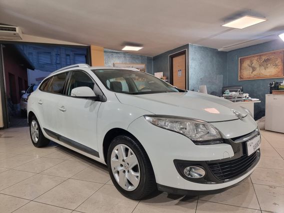 RENAULT Mégane 1.5 dCi 110 CV AUTOCARRO