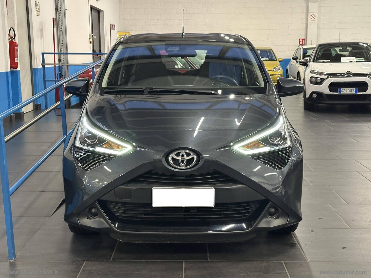 TOYOTA Aygo Connect 1.0 VVT-i 72 CV 5p. x-play