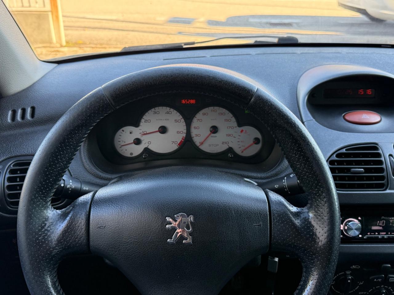 Peugeot 206 1.1 3p. XT