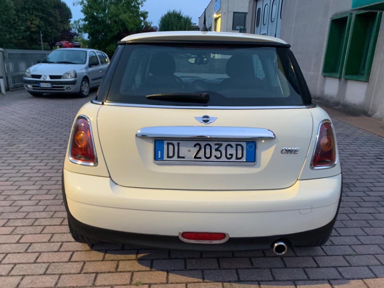 Mini 1.4 16V One Chili